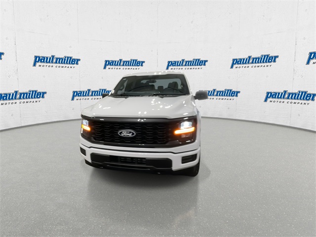 2025 Ford F-150 STX photo 4