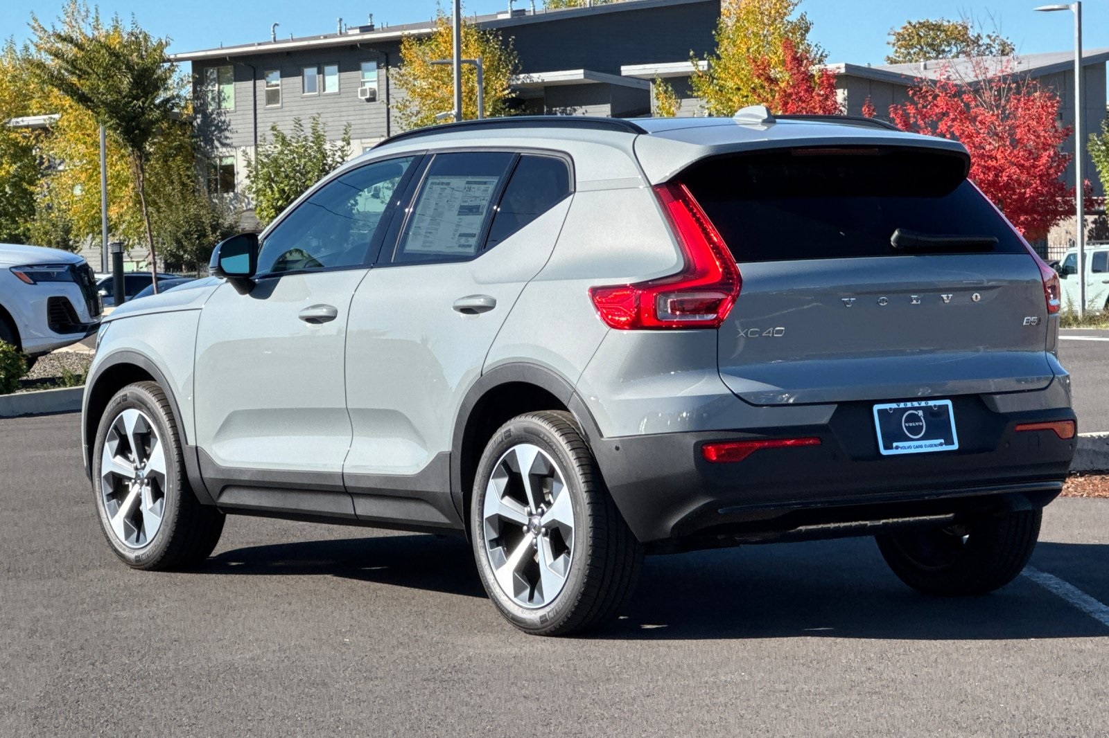2026 Volvo XC40 AWD photo 3
