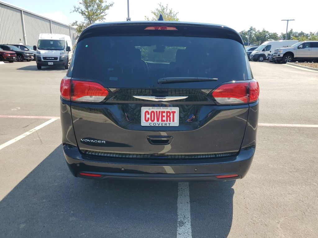 2026 Chrysler Voyager LX photo 8