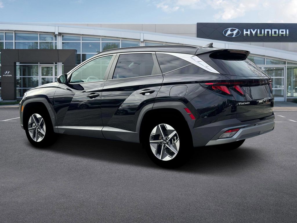2025 Hyundai Tucson SEL photo 2