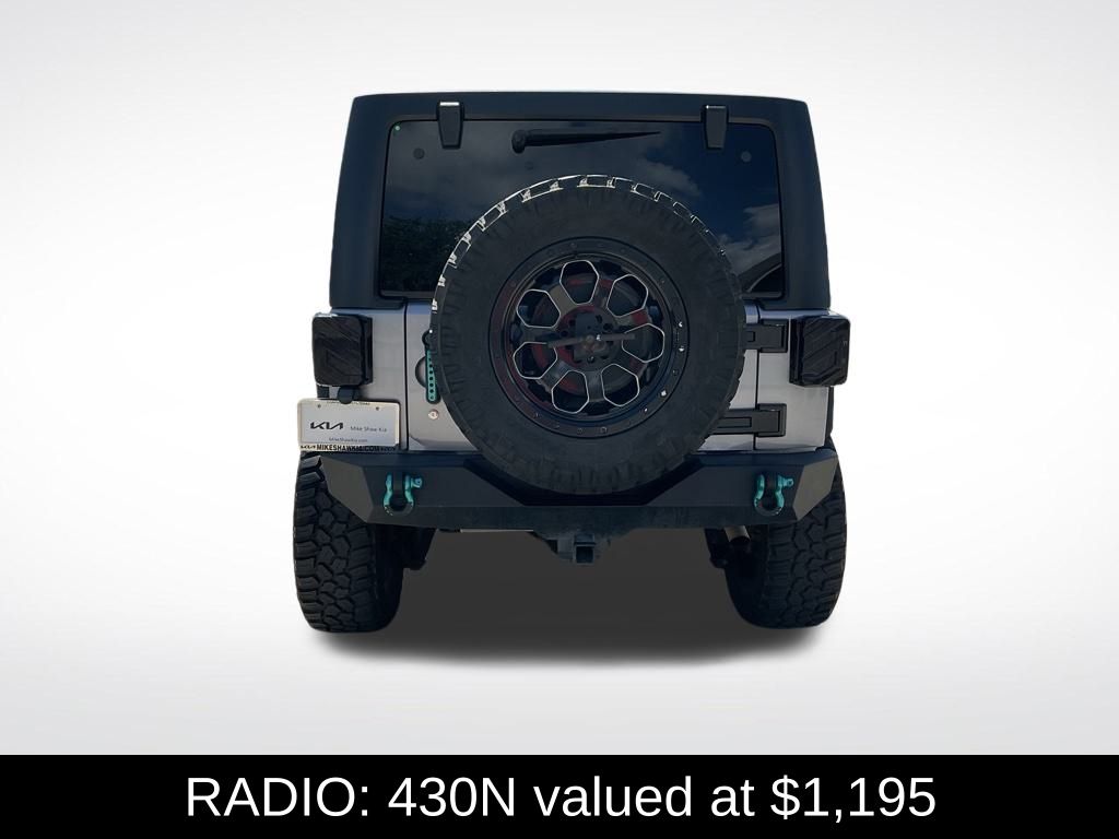 2016 Jeep Wrangler Unlimited Rubicon photo 3