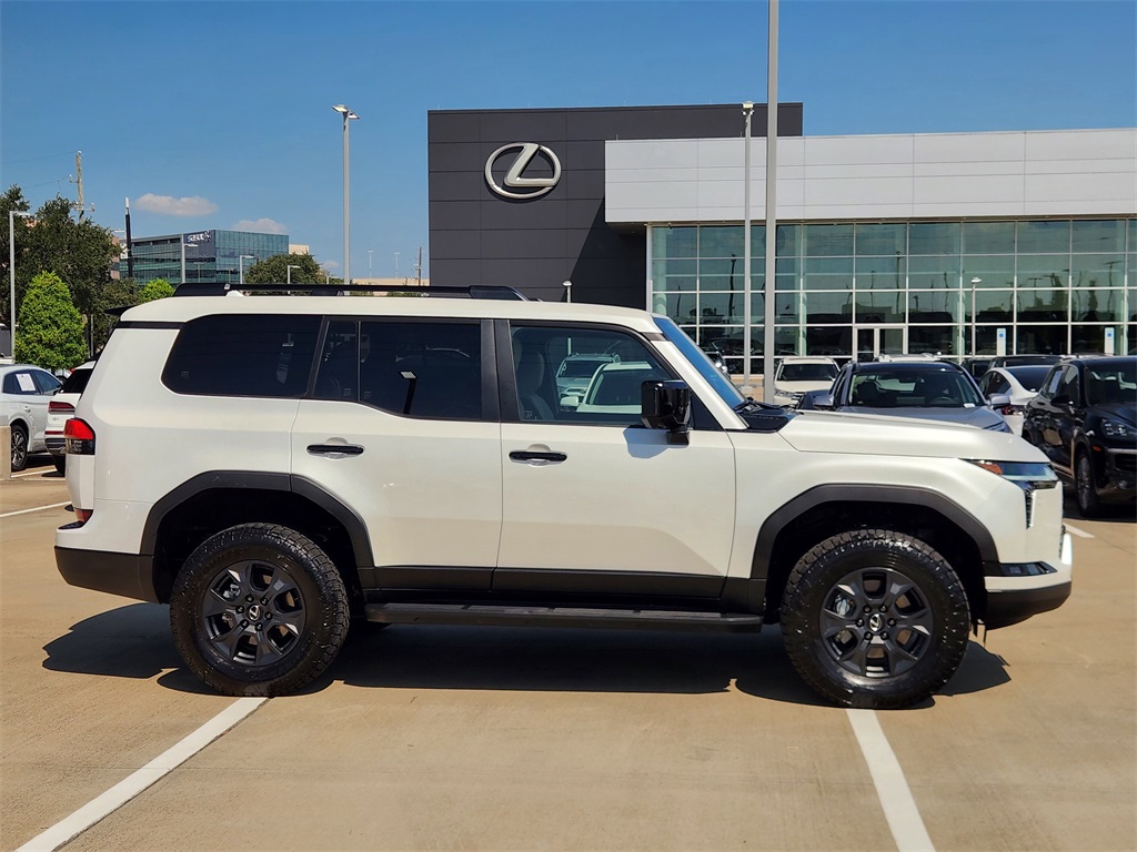 2025 Lexus GX 550 Overtrail photo 4