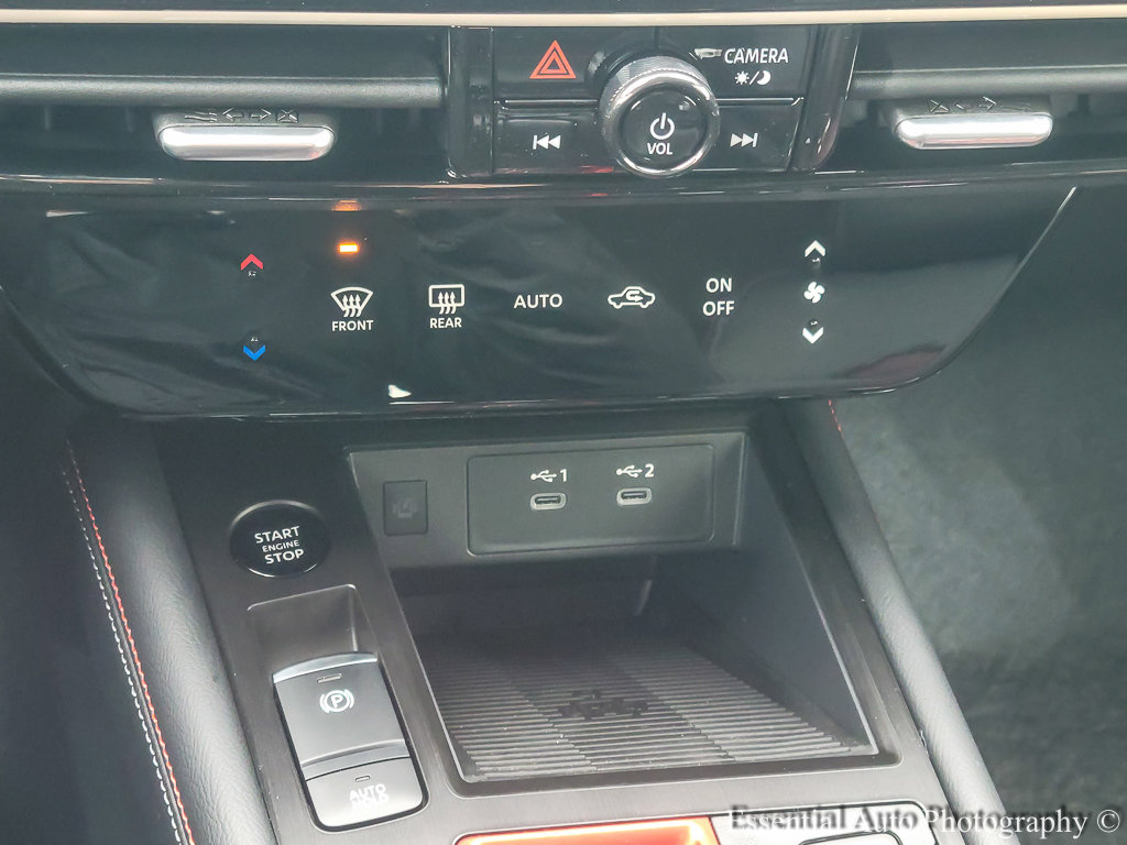 2025 Nissan Kicks SR photo 14