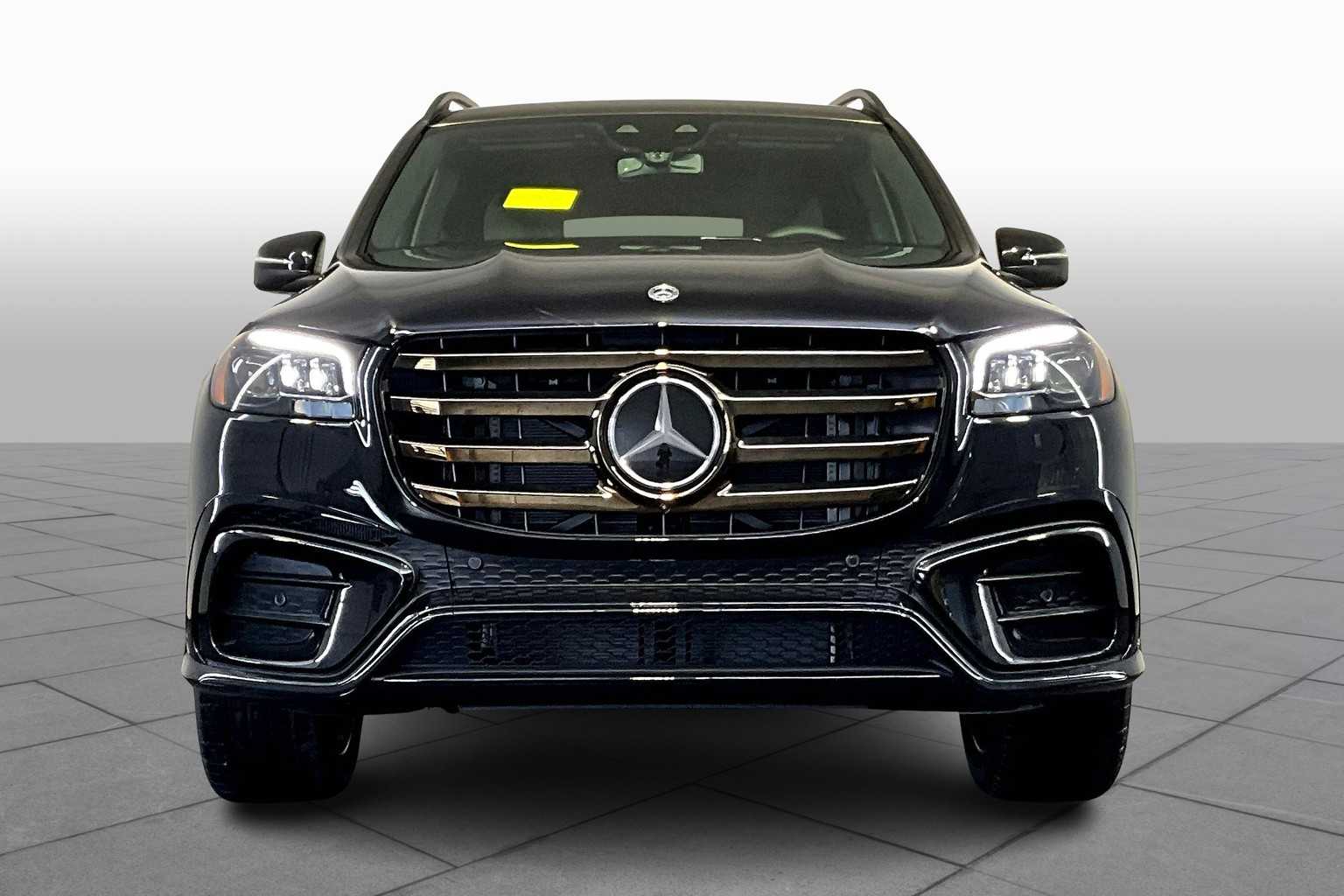 2026 Mercedes Benz GLS 580 4MATIC photo 2