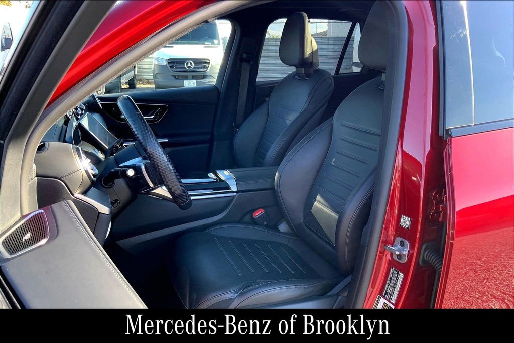2023 Mercedes Benz GLC 300 4MATIC photo 4