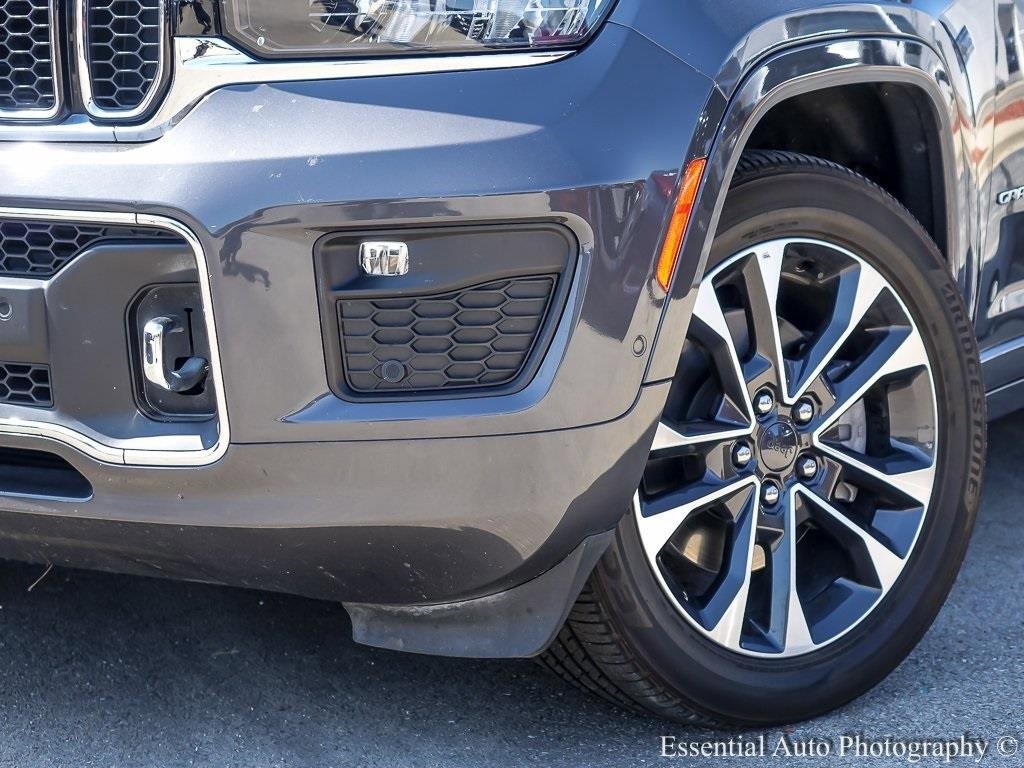 2023 Jeep Grand Cherokee Overland photo 3