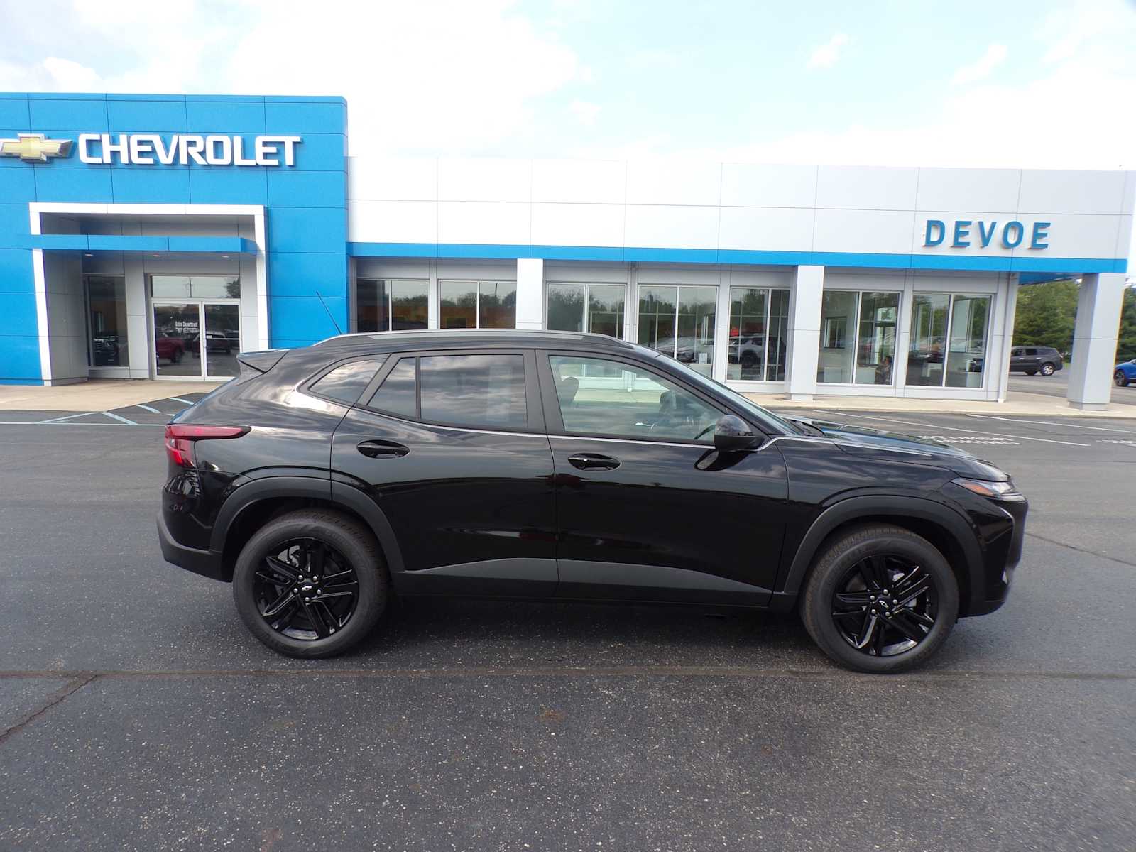 2025 Chevrolet Trax ACTIV photo 2