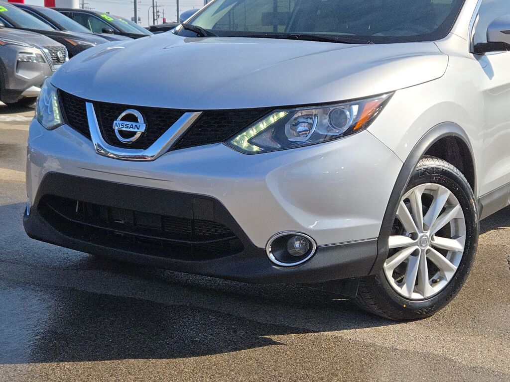 Certified 2017 Nissan Rogue Sport SV with VIN JN1BJ1CR2HW117211 for sale in Melrose Park, IL