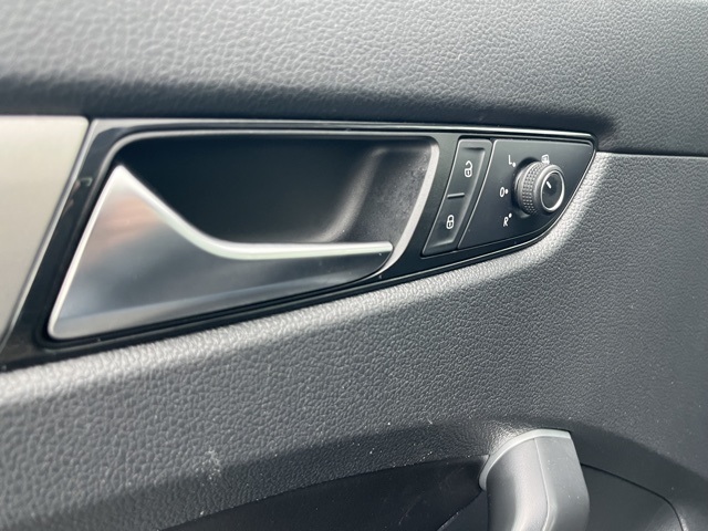 2022 Volkswagen Passat 2.0T SE photo 23