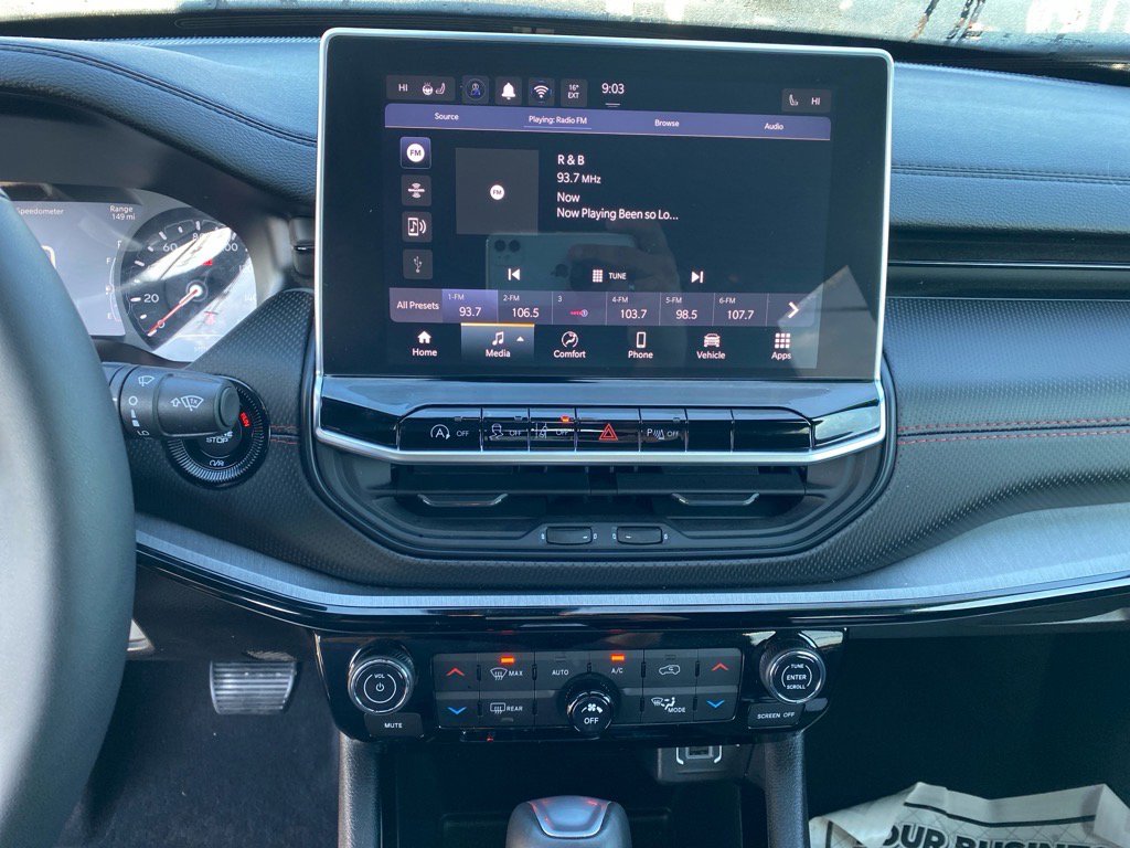 2024 Jeep Compass Trailhawk photo 8