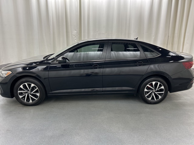 2023 Volkswagen Jetta 1.5T S photo 3