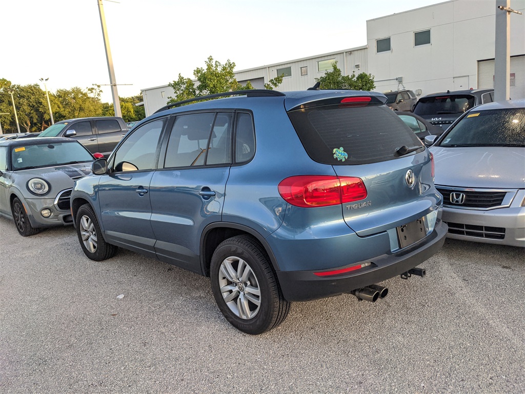2017 Volkswagen Tiguan S photo 2