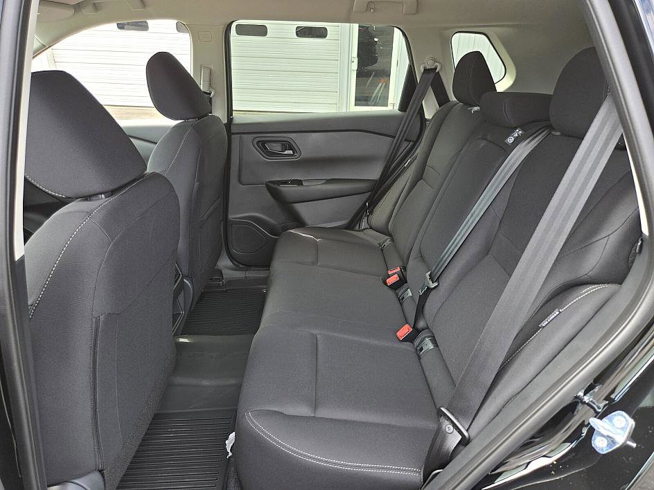 2026 Nissan Rogue S photo 8