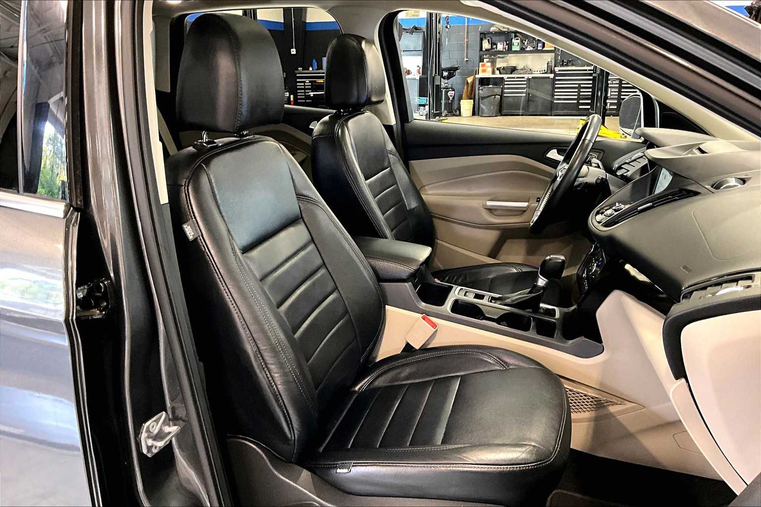 2017 Ford Escape Titanium photo 11