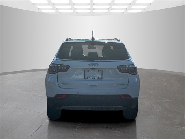 2024 Jeep Compass Limited photo 6