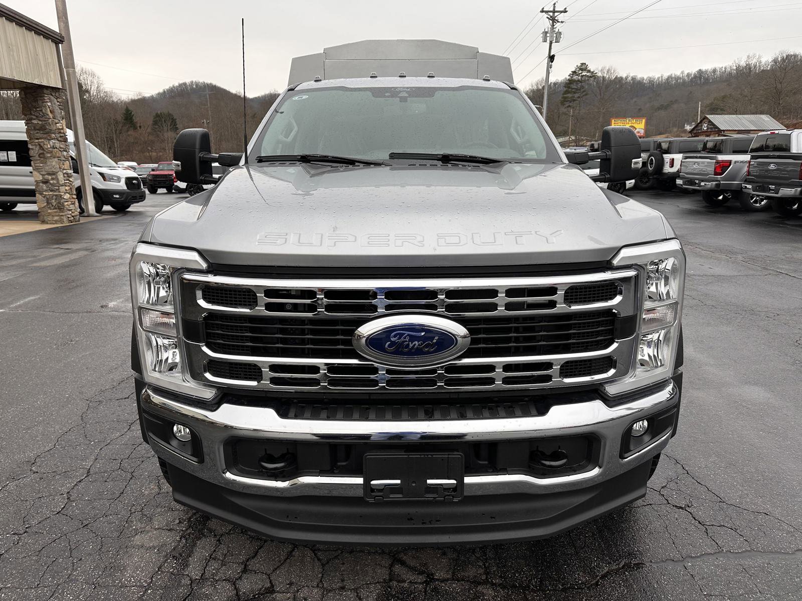2024 Ford F-450 XLT photo 3