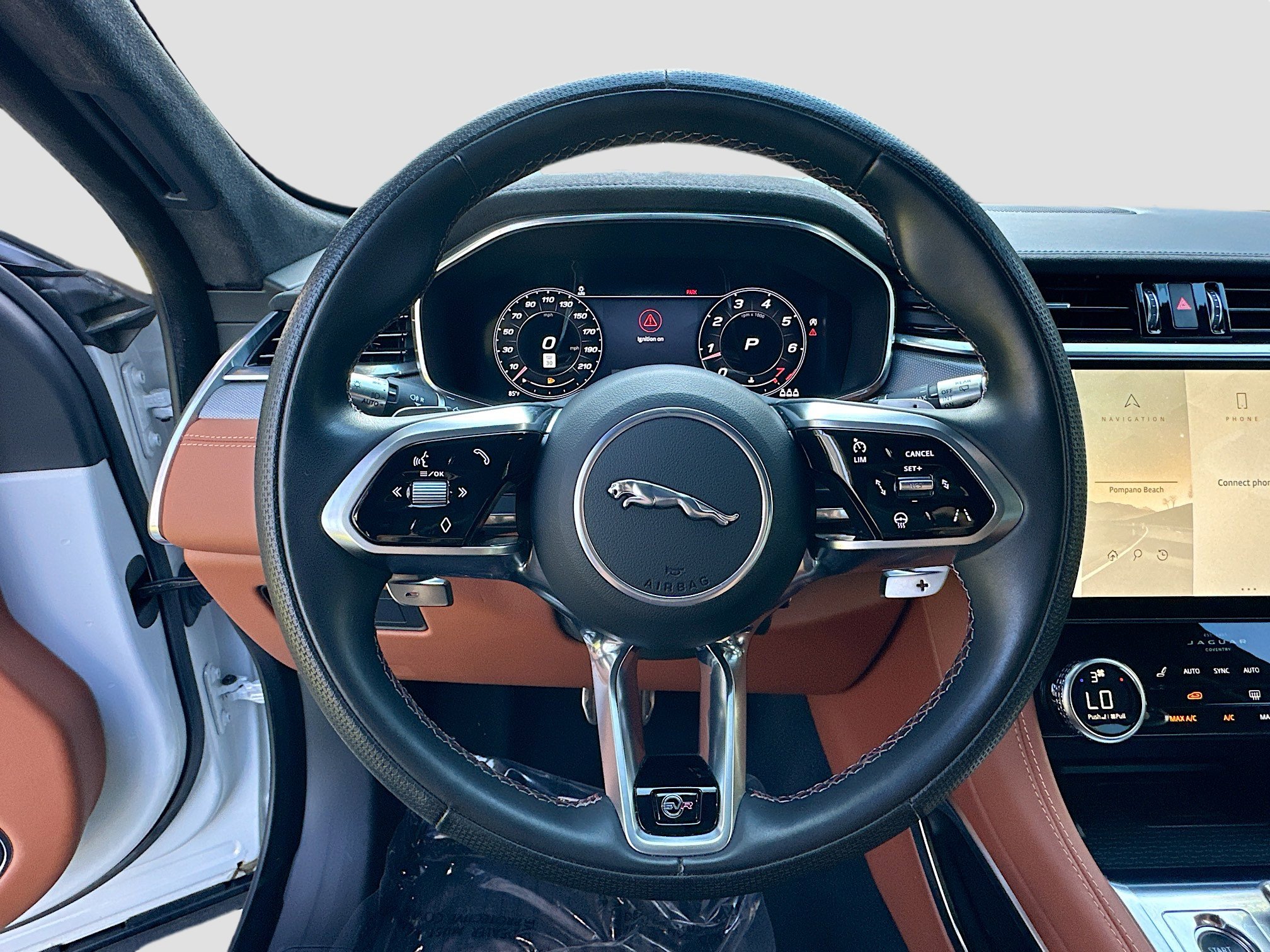 2021 Jaguar F-PACE SVR photo 11