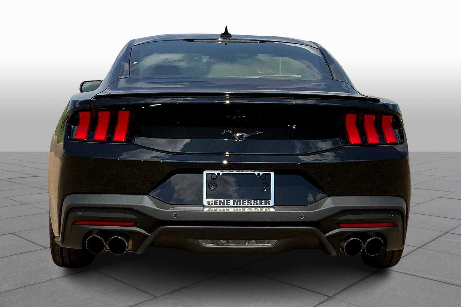 2025 Ford Mustang EcoBoost Premium photo 4