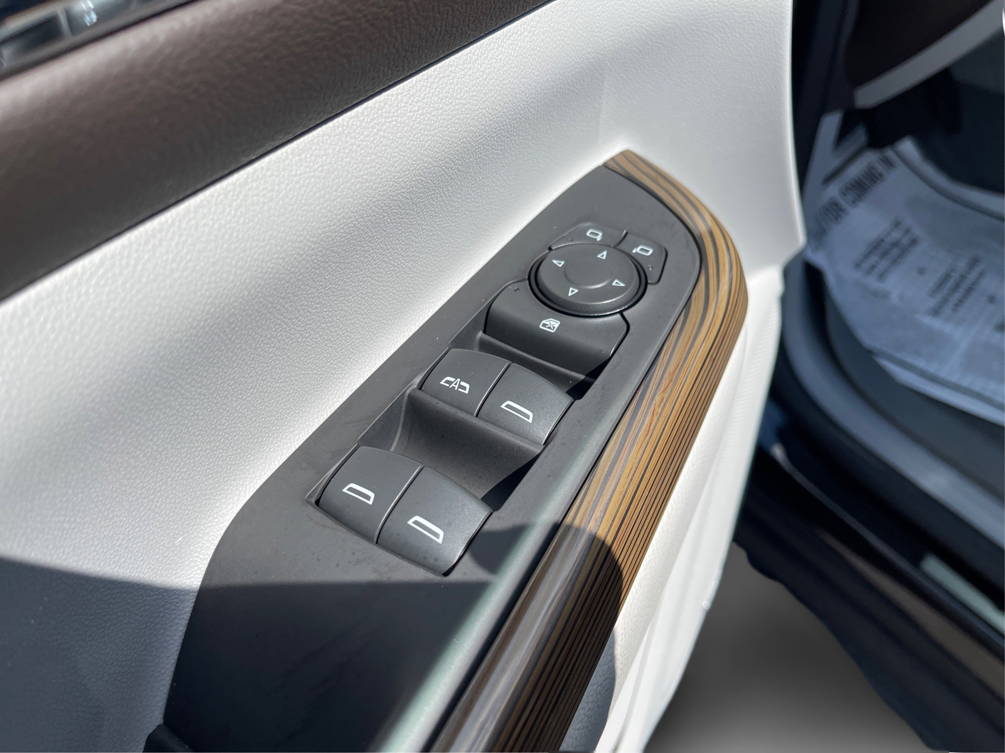 2023 Gmc Acadia SLE photo 19