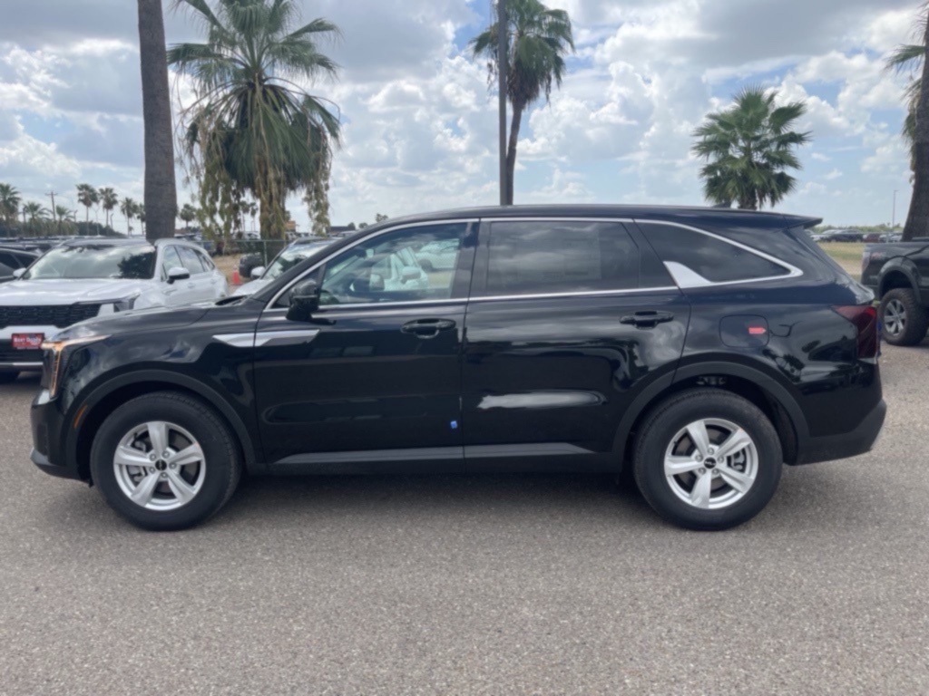 2026 Kia Sorento LX photo 3