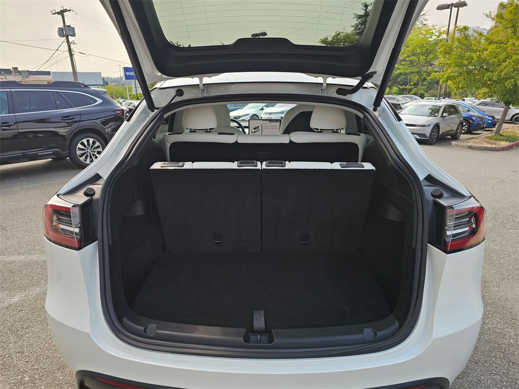 2023 Tesla Model Y Long Range photo 17