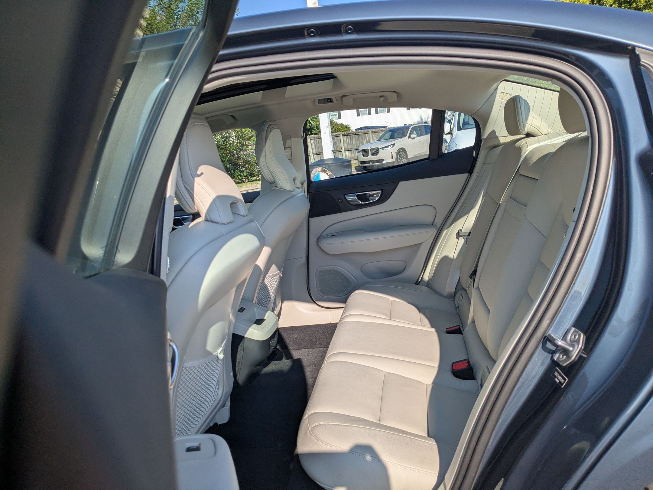 2021 Volvo S60 Momentum photo 25