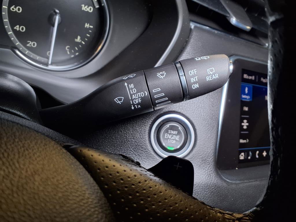 2020 Toyota RAV4 LE photo 12