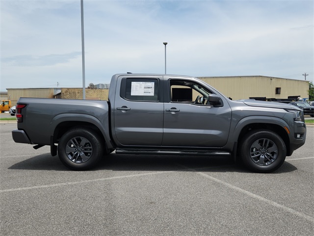 2025 Nissan Frontier Crew Cab SV photo 2