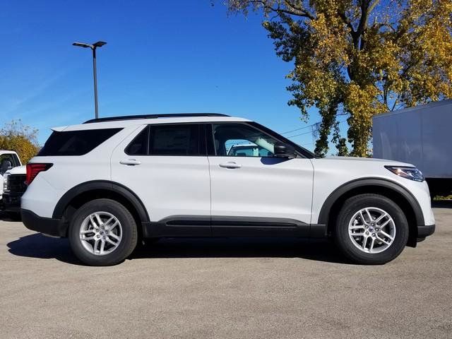 2026 Ford Explorer photo 3