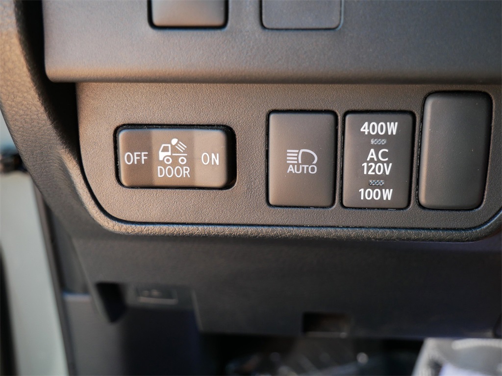 2023 Toyota Tacoma TRD Off-Road photo 28