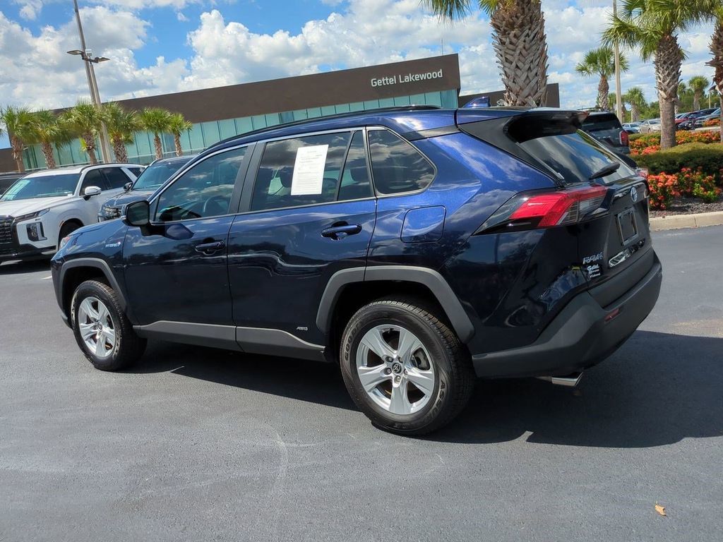 2021 Toyota RAV4 Hybrid XLE photo 14
