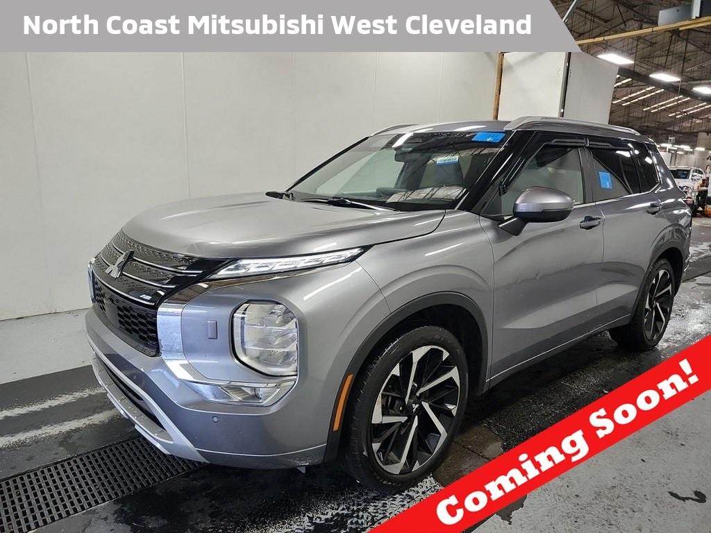 2024 Mitsubishi Outlander SEL's photo