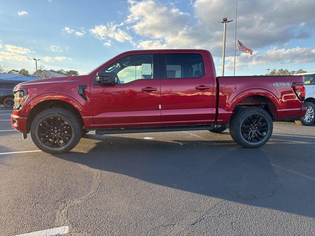 2025 Ford F-150 XLT photo 2