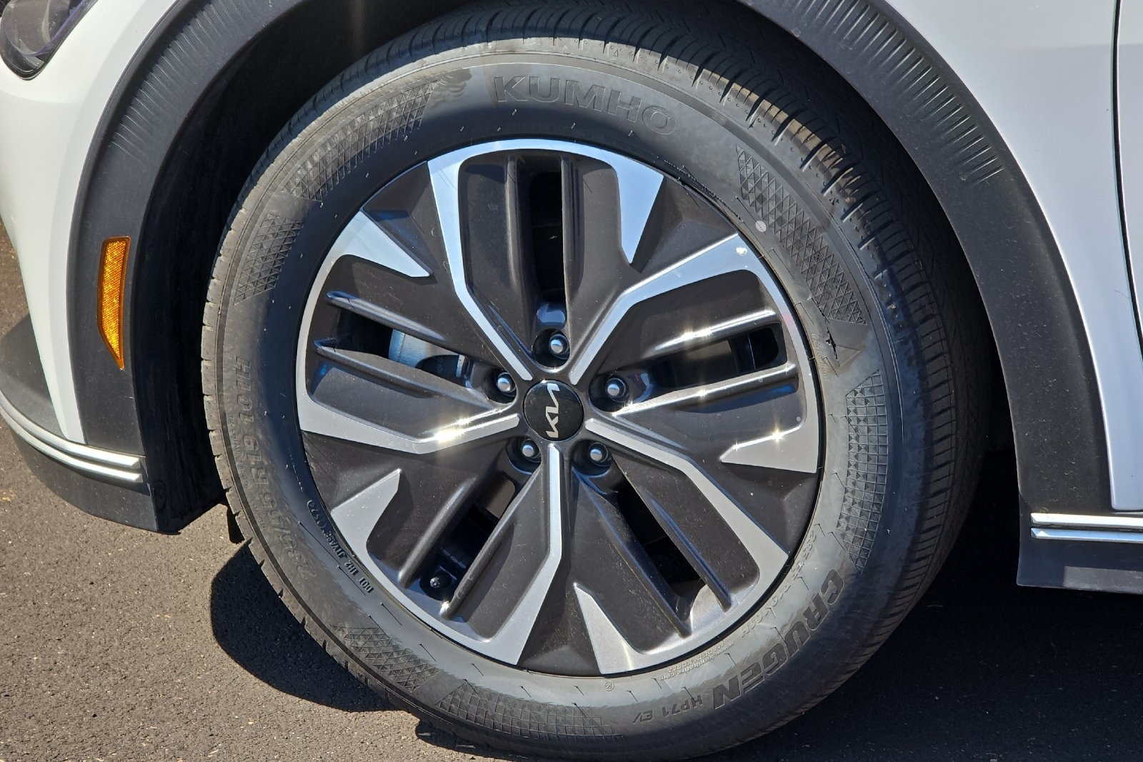 2024 Kia EV6 Light Wind photo 29
