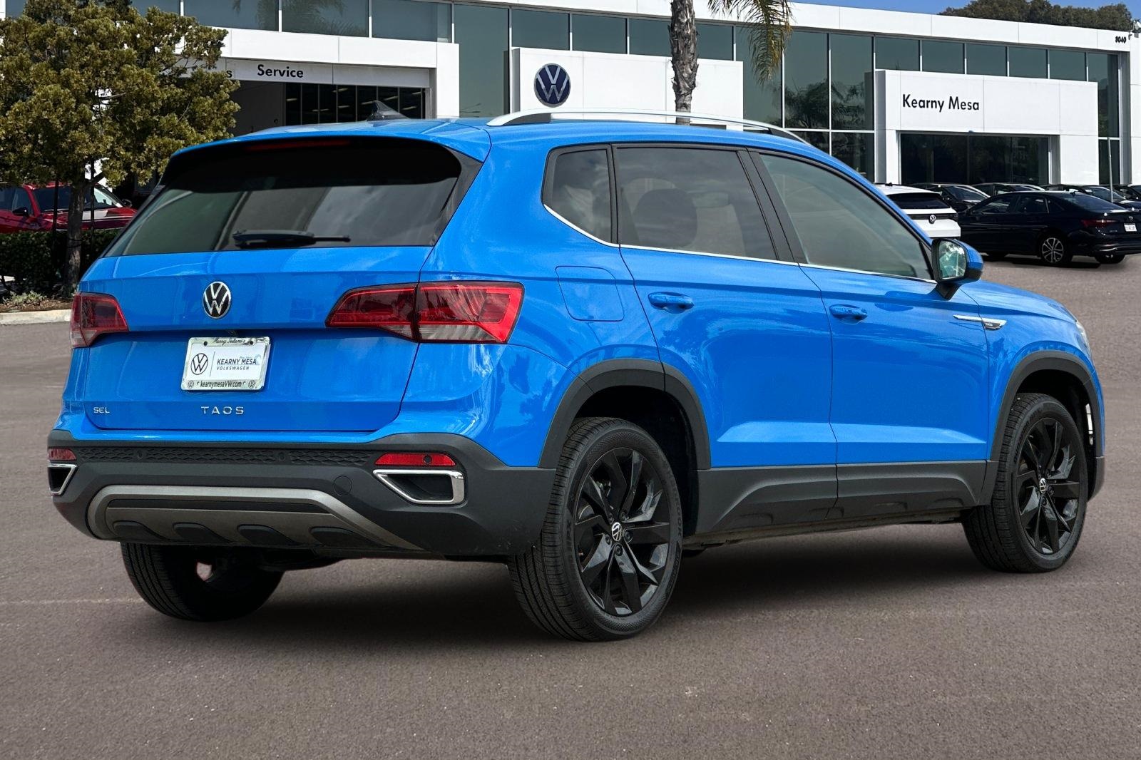 2022 Volkswagen Taos SEL photo 4