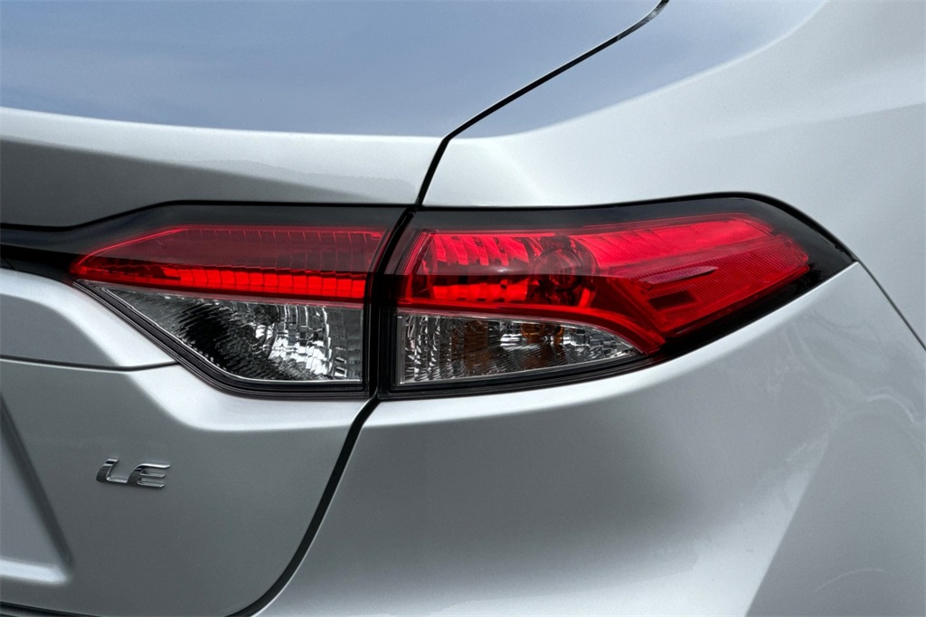 2025 Toyota Corolla LE photo 29