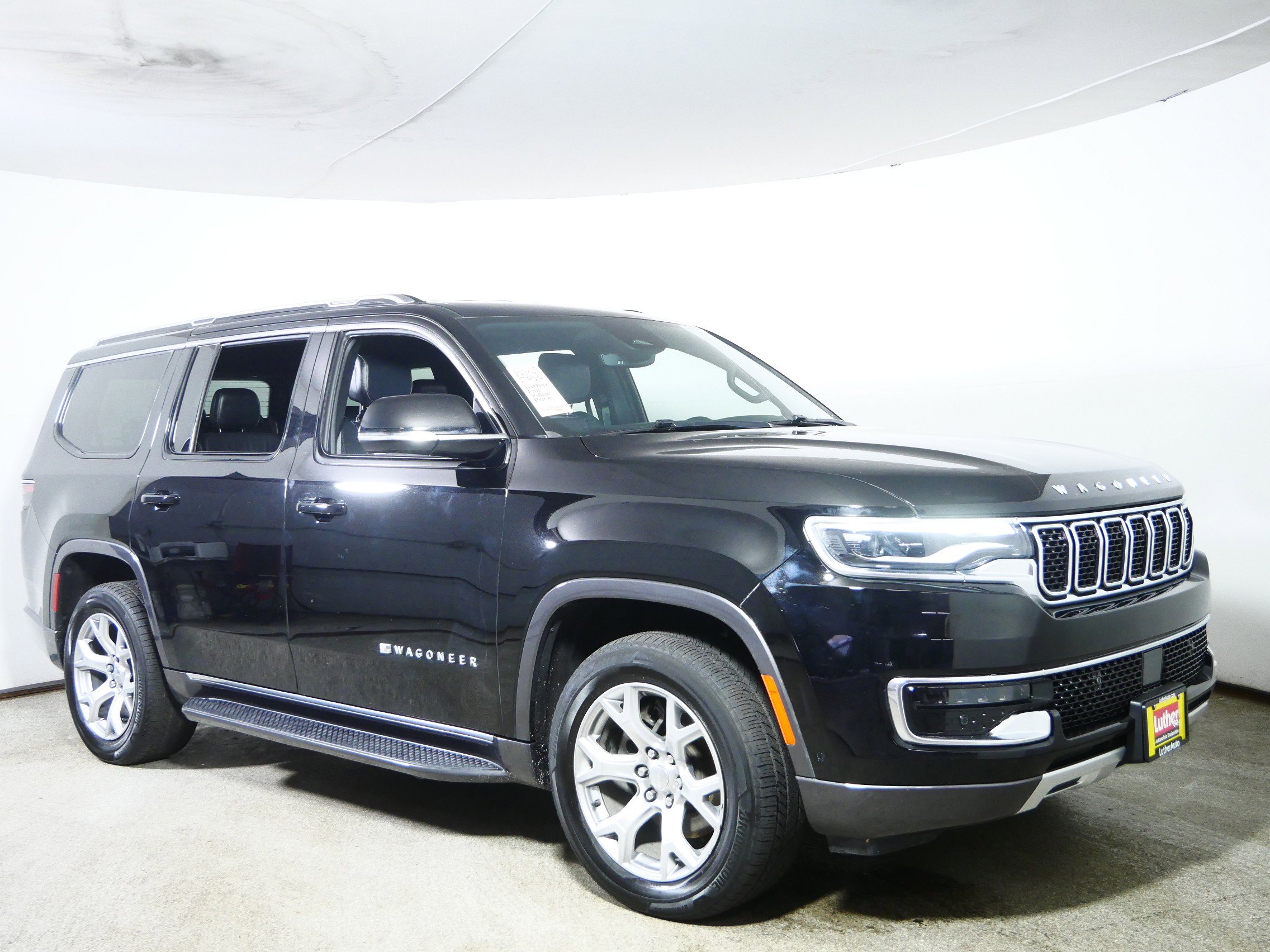 2022 Jeep Wagoneer Series II's photo