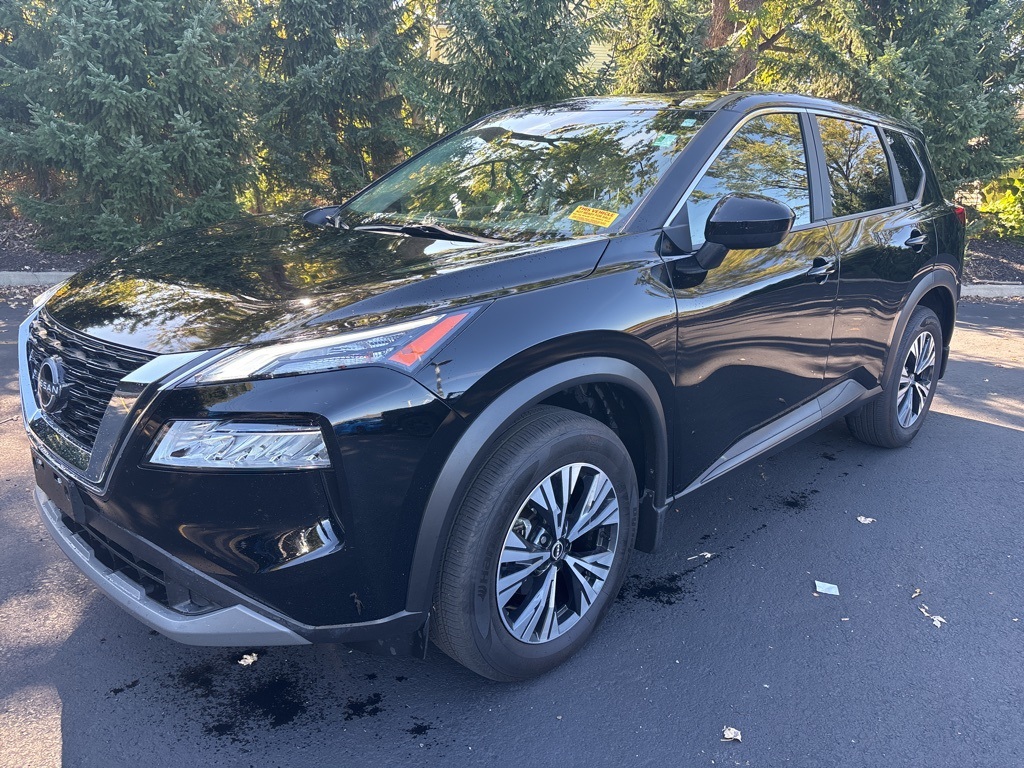 2023 Nissan Rogue SV photo 2