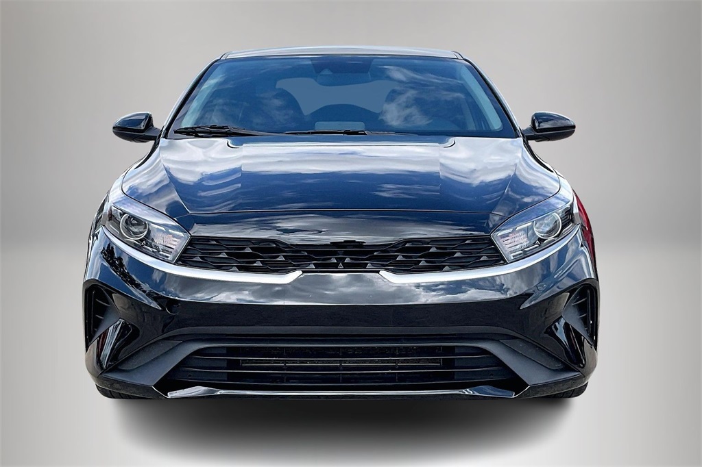 2023 Kia Forte LXS photo 3