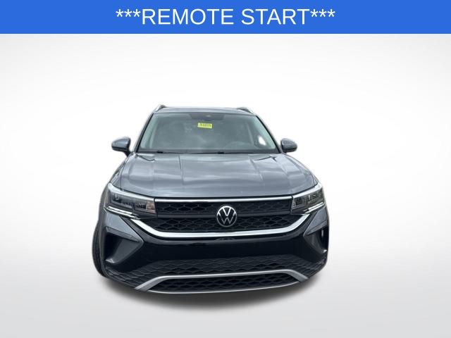 2022 Volkswagen Taos SE photo 4
