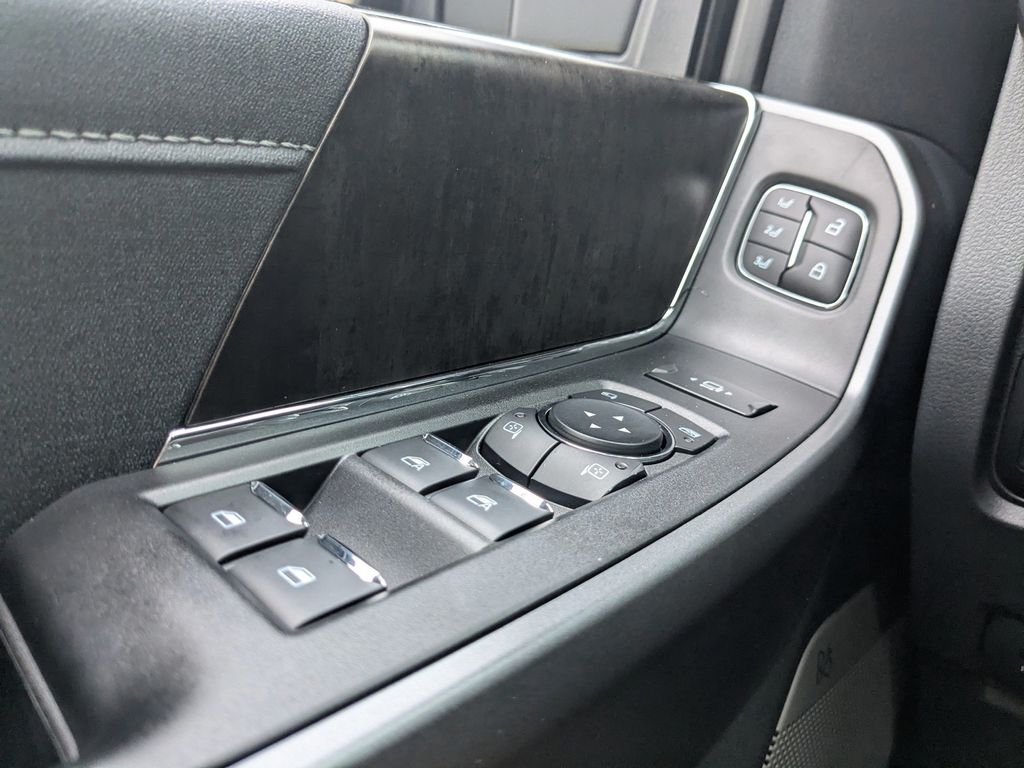 2025 Ford F-250 Lariat photo 29