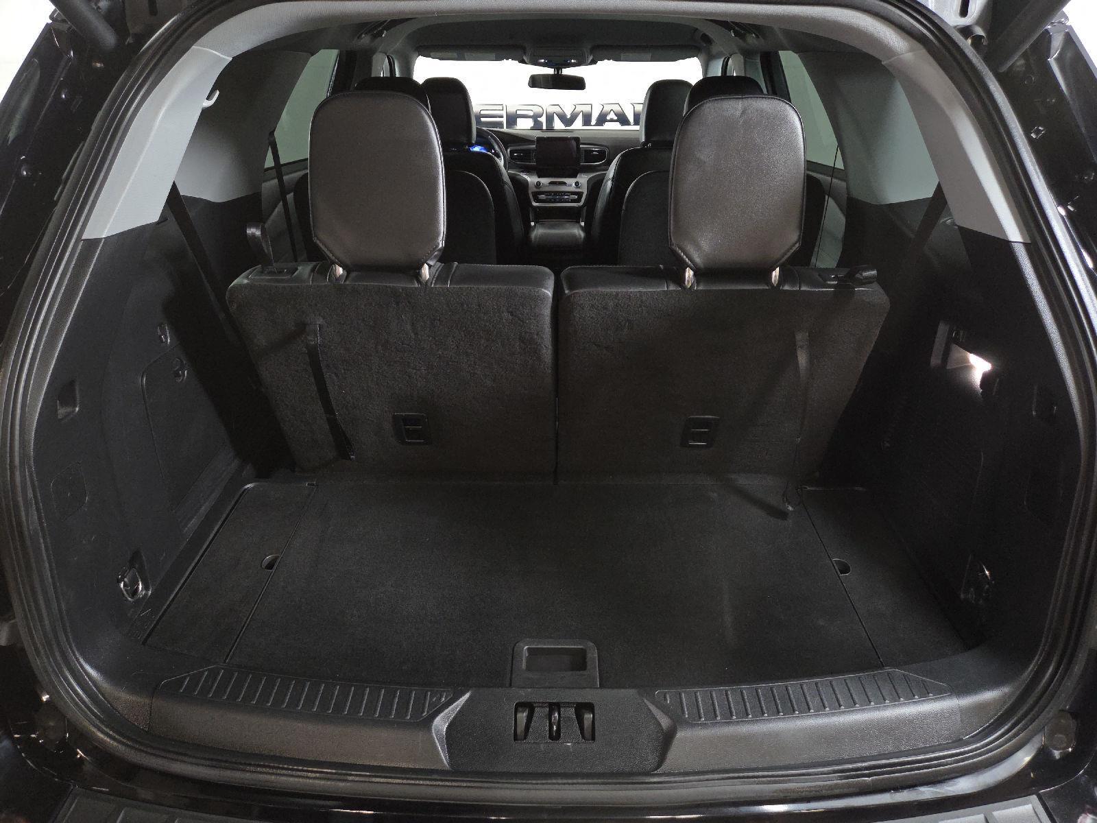 2023 Ford Explorer XLT photo 16