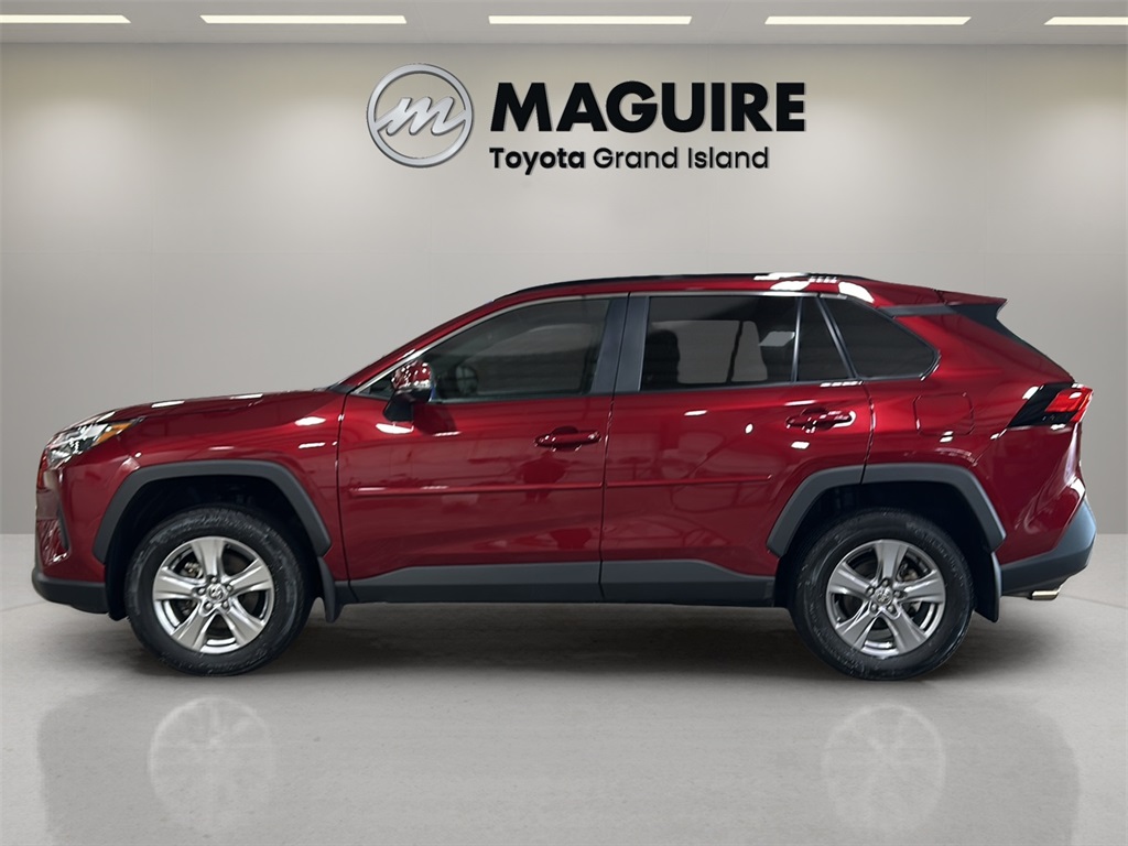 2024 Toyota RAV4 XLE photo 3