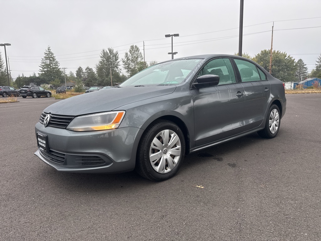 2013 Volkswagen Jetta 2.0 Base photo 2