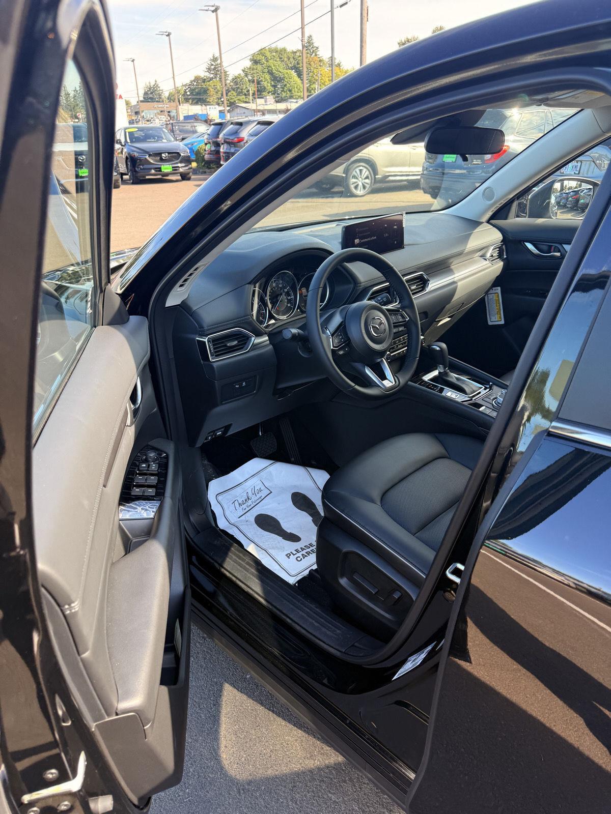 2025 Mazda CX-5 2.5 Select photo 5