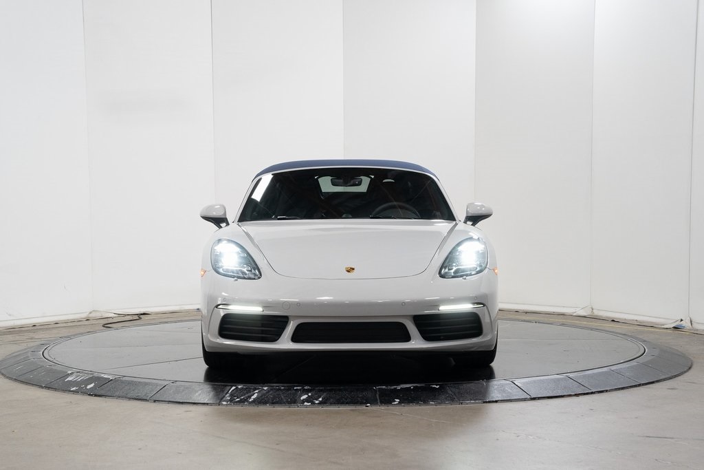 2025 Porsche Boxster S photo 2