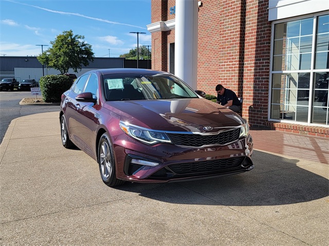 2020 Kia Optima LX photo 2
