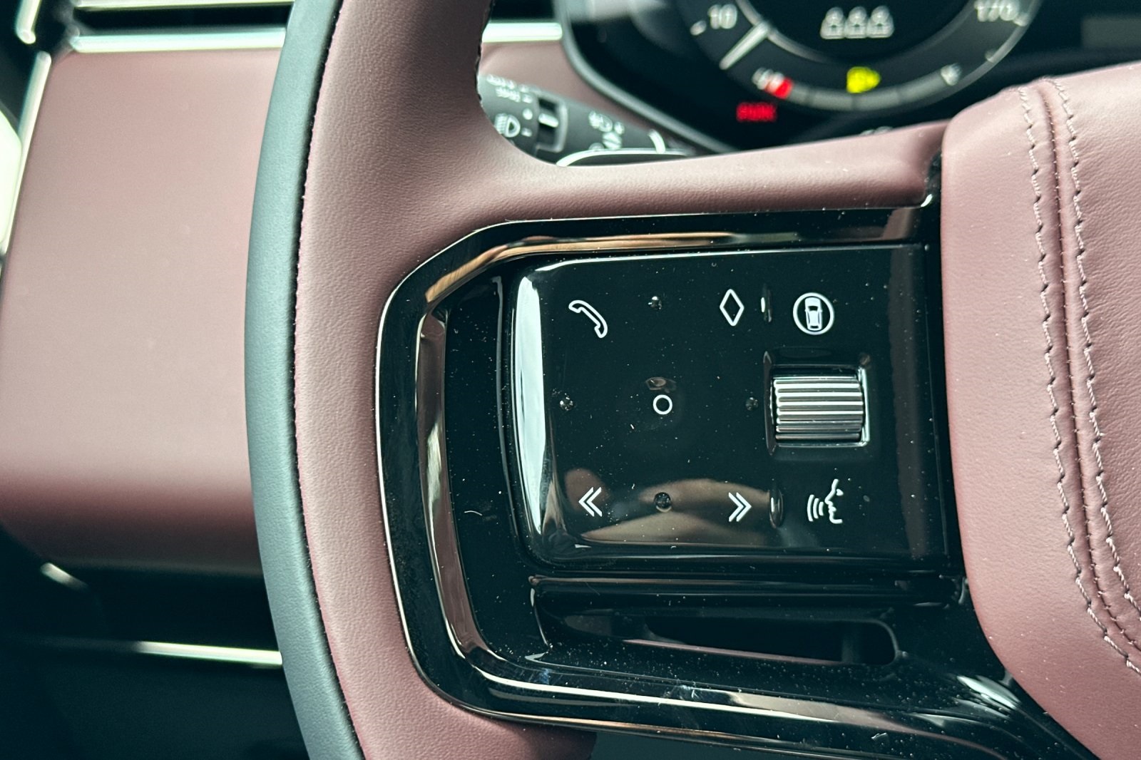 2025 Land Rover Range Rover Sport SE photo 24