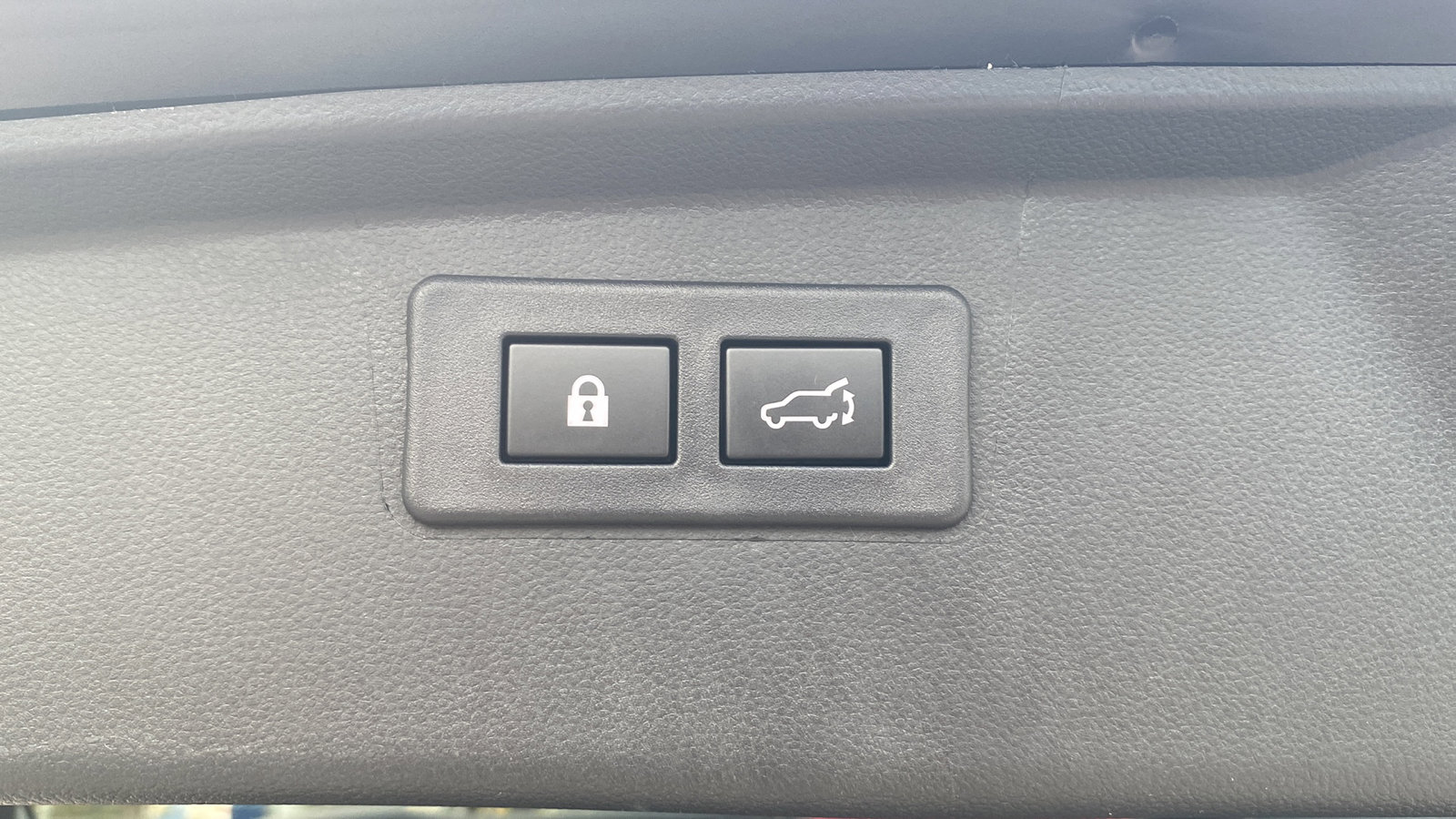 2025 Subaru Outback Touring photo 26