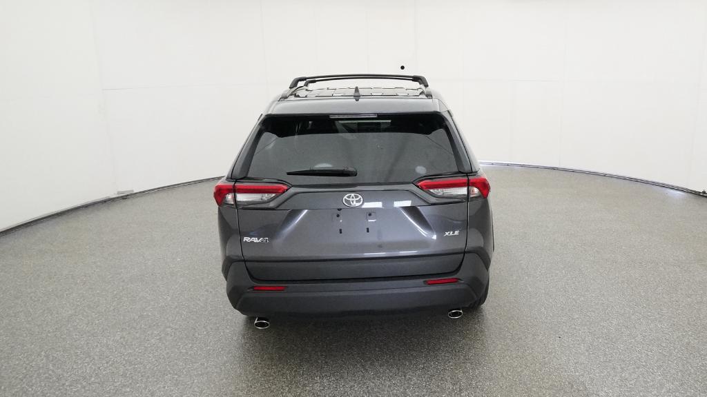 2025 Toyota RAV4 XLE photo 18